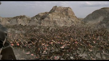 Бро, ты лучше свет в туалете не выключай, а то включишь и увидешь это: