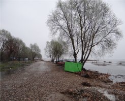 Набережная там действительно колоритная. Мне по крайней мне понравилась, надоел псевдопафос с фонариками и плиткой.