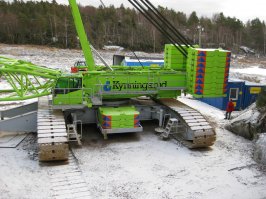 Это тачка манагера серьёзной компании мобильных кранов:)