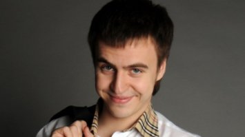 Средний - из КВН парапапарам?