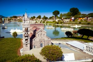 На Via Popilia 239.