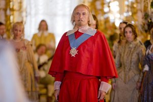 По мне, так Василий Лановой больше похож.