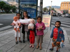 До Парижска не добрался -  а в Ницце несколько лет назад был с женой. До нашествия недавнего с ближ.востока и теракта на набережной там было еще нормально - хотя чувствовалось, что тут уже не Финляндия...
То ли еще будет.