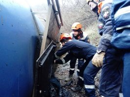 Авария дня. Под Сочи перевернулась автоцистерна