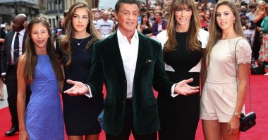 Не знаю кто все эти люди, кроме Камерон Диаз, но хорошо что у многих настоящих звезд всё в порядке. Жаль только что они всё больше уходят в прошлое.