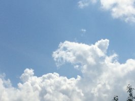 Удивительные фигуры из облаков