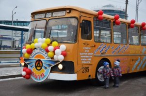 В Тобольске один до сих пор в рейсе, видео вставить не могу - vk.com/video6369482_163121454