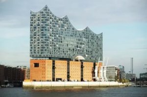 Поклонник LEGO воссоздал здание филармонии из 20 тысяч деталей