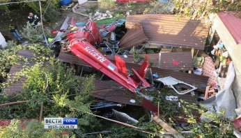 Стал копать старые фотки со слета моделистов, нашел вертушку. Это он в Ольгинской в 2015м. И потом в Сочи.