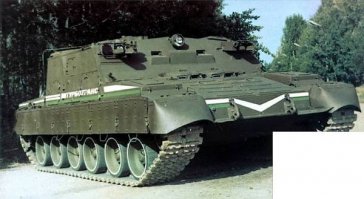 В курсе. Инженерная машина разграждения (Объект 616). ИМР оказалась единственной машиной способной работать возле разрушенного ядерного реактора. Она одна оказалась в состоянии расчистить проходы к реактору, выполнить необходимые замеры, удалять разбросанные вокруг реактора обломки стержней с ядерным топливом, остатки стен. Она же начинала возводить вокруг реактора саркофаг, доставляла и устанавливала крановое оборудование.
Применялась в Чернобыле ещё одна машина, как эксперементальное высокозащищённое транспортное средство (ВТС).  Ладога    советская тяжёлая командно-штабная и разведывательная машина специального назначения.Создана в 1982 году СКБ  Трансмаш  на базе шасси основного танка Т-80. Предназначена для автономного действия в условиях чрезвычайных ситуаций, сопровождаемых высоким уровнем радиационного, химического или бактериологического заражения.  Ладога  приняла участие в ликвидации последствий аварии на Чернобыльской АЭС в 1986 году. Вплотную подходила к 4-му энергоблоку (с целью рекогносцировки и контроля радиационной обстановки вблизи аварийного реактора, а также определения хода спасательных работ и необходимых технических средств). Она проработала в районе чернобыльской аварии с 3 мая по 28 сентября 1986 года и прошла в общей сложности 4720 км, после чего была возвращена СКБ  Трансмаш . В составе машины "Ладога" испытывался модифицированный вариант двигателя ГТД-1000ТФ" (изделие 38" - ГТД-1000ТФ, форсированный до мощности 1100 л.с. путем увеличения температуры газов до 1270К; серийно выпускался с 1980 по 1986 гг.).