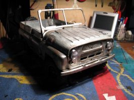 Тот же. Тряпка на столе такая же, про морскую тему.