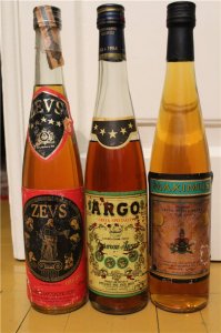 Были еще всякие "греческие коньяки" в ассортименте.. Чаще всего подкрашенное карамелью пойло))