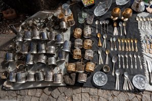 А вы знаете ПОЧЕМ сейчас РЖД продает свои подстаканники?
Кто ездил  в современных поездах, тот знает, тот явно прих...л!