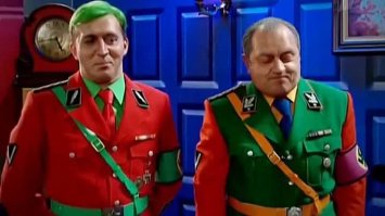 Зря фильм только раскрасили Пародия на 17 мгновений в цвете