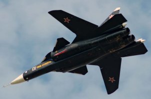 су-47 "БЕРКУТ"
разрабатывается в Воронеже, видел его в небе несколько раз - словно задом наперед летит