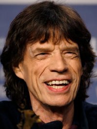 У Мика вродь брюлик в зуб вставлен. Один из первых этой лабудой занялся