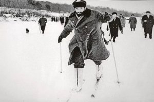 Фидель отдыхает в России.