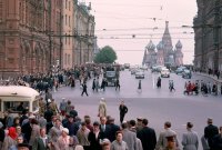 Москва до того, как стала цитаделью понтов - к К.П. можно было доехать на машине!!



Сейчас же пуйлососы окопались так, что на табурете не посидишь! А страна вообще-то для всех создавалась.