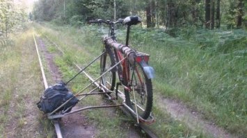 Хотелось бы увидеть катамаран в действии, а то накрутят тряпок и выдают за транспорт будущего
