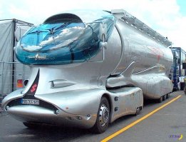 Ещё грузовики рисовал :)