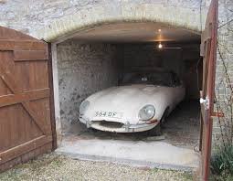 Как же я люлю такии истории.:)
Только я не понимаю одного, как можно забыть про машину? Очень часто читаю такии истории, и там написано "Хозяин поставил машину и забыл про неё" как можно забыть про машину? Я не когда не забуду про свою машину. Либо у этих людей проблема с памятью, либо они умерли. Но мне кажется не возможно "просто так" забыть про авто.