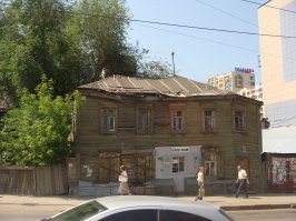 Кое чего из этого уже нет (мост через реку Сок, здание бывшего санатория недалеко от вертолетки), домик, наверное, еще живет.