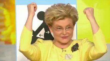 На такой важный и ответственный бой и ринг-аннонсер нужен серьезный...