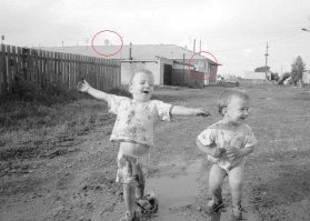 Ниже Анатолий походе действительно разоблачил дом иностранных шпионов. У нас тогда телик не у каждого был, а тут у граждан аж две спутниковые тарелки ))