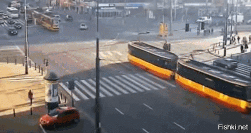 К то виноват, тот кто проектировал трамваи или кто прокладывал пути?