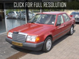 Обижаете. 
У отца был с 1995 по 1999 год W124, в красном цвете,если фото найду, от сканирую и покажу)))
Машина хорошая не спорю.