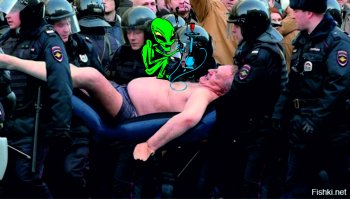 Фото Жириновского в бассейне с мальчиками взорвало интернет