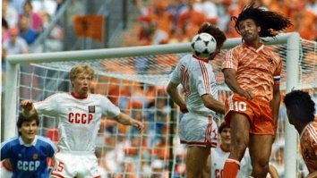 Родившись в 70-м, ту игру не видел и не мог видеть. Помню игры 86-88 года...