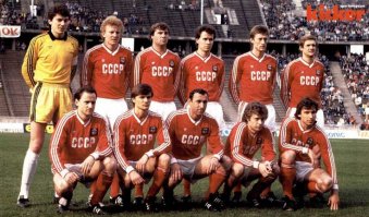 Родившись в 70-м, ту игру не видел и не мог видеть. Помню игры 86-88 года...