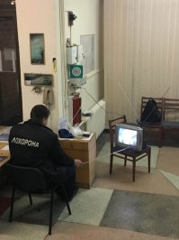 Я тут ему ошибку на спине исправил...