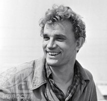 ... у нас некоторые актеры делали все сами, правда и кончили плохо