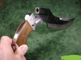 Необычное оружие: стреляющий нож разведчика