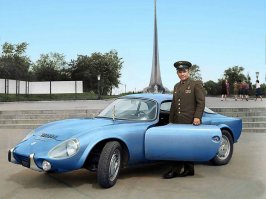 «ФОРД», «ГАЗИК» И СЕРЕБРИСТЫЙ «МЕРСЕДЕС»