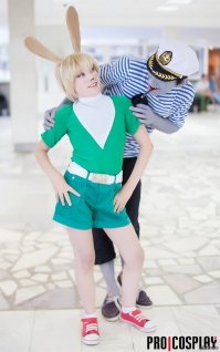 Заяц часто ведёт себя как девочка, и любит когда Волк ему цветочки дарит и шампусик приносит. Вероятно у Волка тяга к зайцу романтическая. Там не всё так просто. ИМХО.