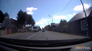 Дальше мы можем бесконечно спорить. Я это тоже вижу и понимаю, что вы правы, но я говорю за другое - разметка не соответствует госту. Почему они не отделили обочину соответствующей разметкой? И что мне мешает определить на данной дороге более одной полосы?