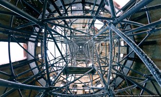 Что то самое высокое заброшенное здание в мире лишь немного и частично показано ... видимо цензуру не прошло ...