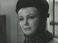 В кадре из фильма "Я, следователь" не Вия Артмане, а Ингрида Андриня.
Вия там - такая (если верить сайту "Кино-театр.ру") :