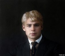 Сергея Есенина и Брэда Питта ещё не сравнивали?