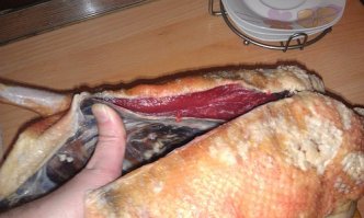 Вяленое мясо - свинина, говядина, индюк, утка, гусь, баранина - не вечное, конечно, но до года хранится на ура и только набирает вкус! Практически универсальная закуска.