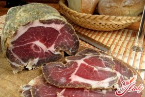 Вяленое мясо - свинина, говядина, индюк, утка, гусь, баранина - не вечное, конечно, но до года хранится на ура и только набирает вкус! Практически универсальная закуска.