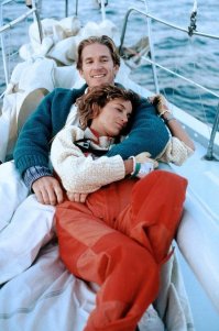 Дженнифер Грей мне запомнилась по фильму "Ветер". Отличнейший фильм для любителей парусного спорта.