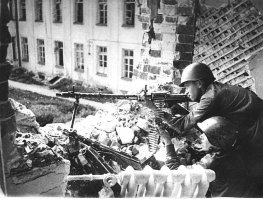 Вечная память! Очень трогают за душу фото войны с мест, где ты был в мирное время (учился). В частности Воронежский СХИ