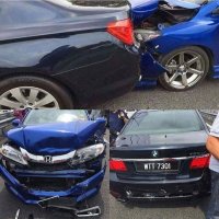 Мне всегда думалось, что так и должно быть. Нормы безопасности на случай наездов на пешеходов.