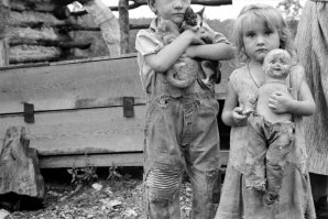 Какие бохо боро ? Людей за их же деньги превращают в быдло. Так одевались те , кто не мог себе позволить купить новую одежду.