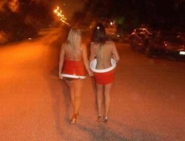 «Ночка удалась» — как девушки возвращаются с вечеринок