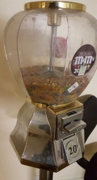 Что будет, если конфеты M&M's засунуть в блендер?